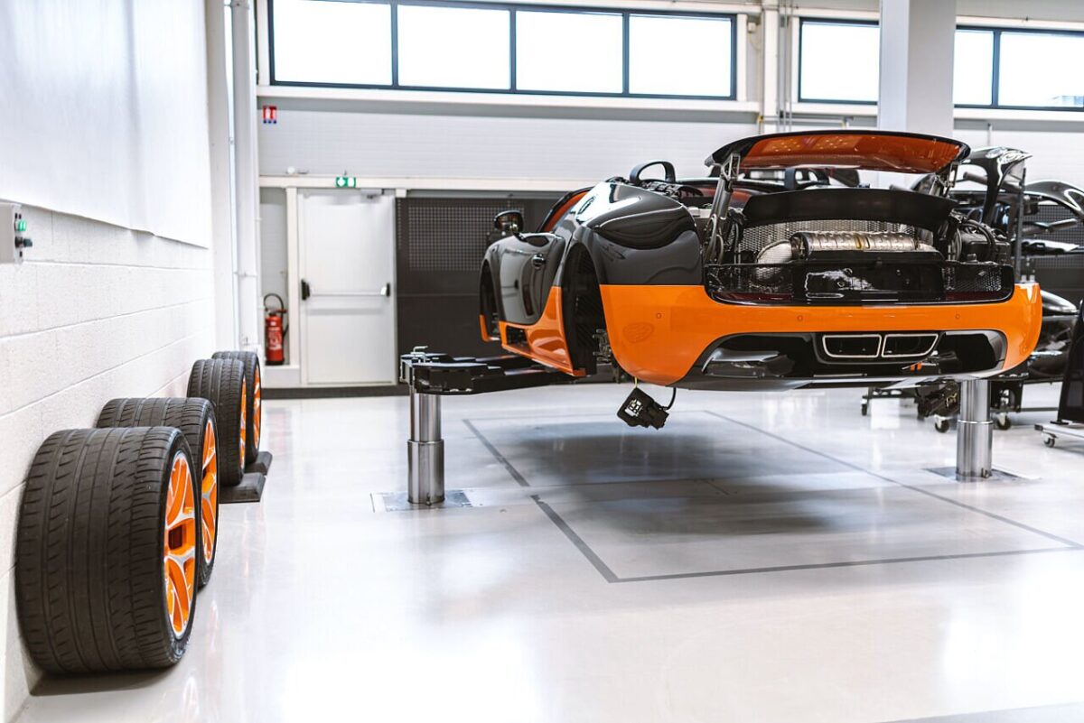 Bugatti repair in Dubai the best service at car garage expert