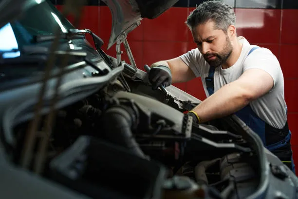 McLaren Car Mechanic