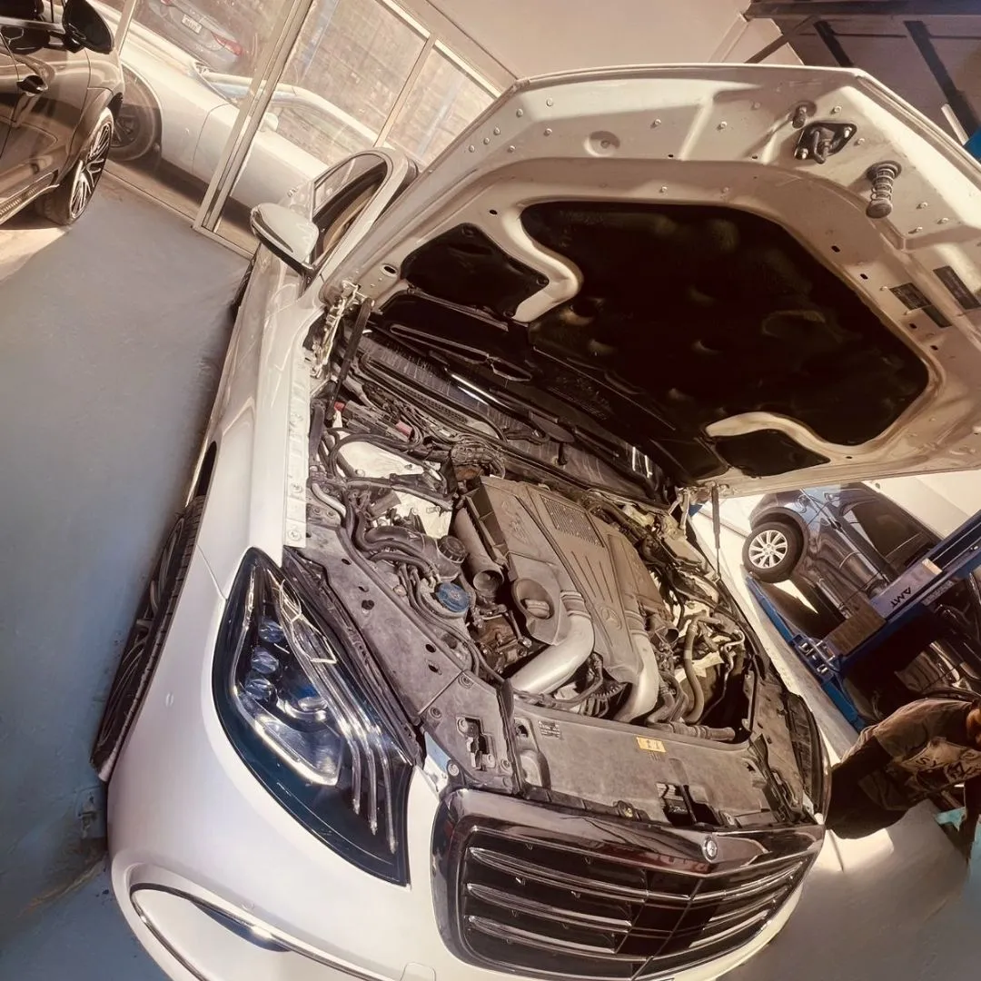 Mercedes-Benz Service Center