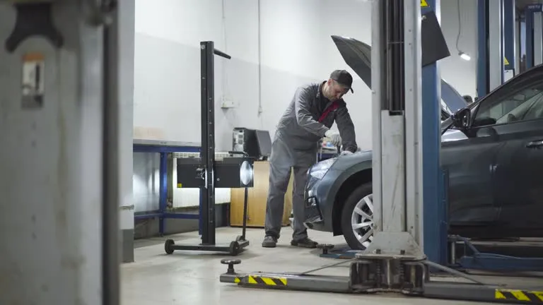 Mercedes-Benz Workshop