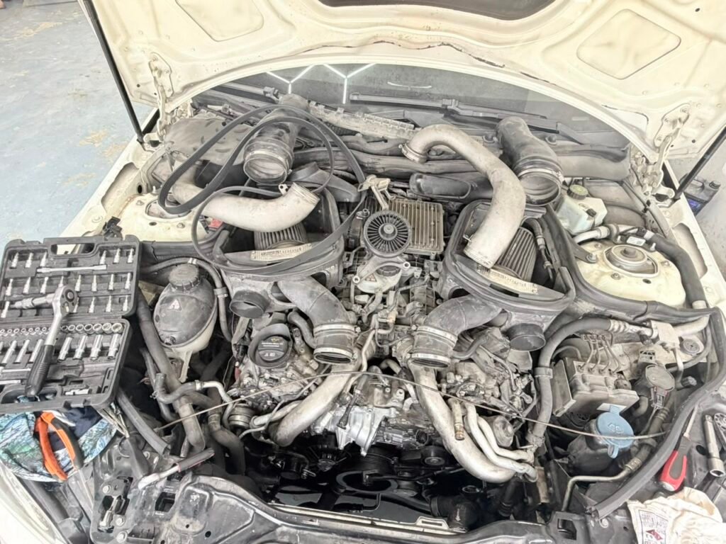 Mercedes E63 Engine